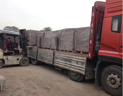 ���ͨ��͸ˮש��װж��������ʩ�����صĲ��Ϲ����������װж��Ч�ʺ�ʩ��Ч�ʡ�